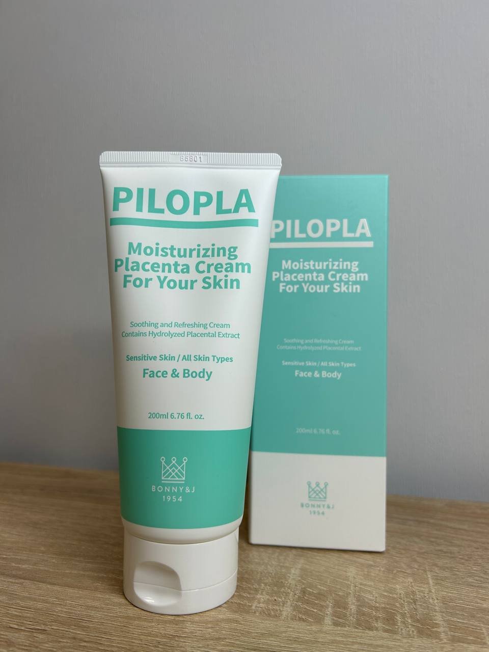 PILOPLA Зволожуючий плацентарний крем для обличчя та тіла, 200 мл